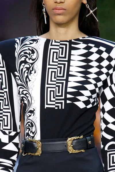 Look 76